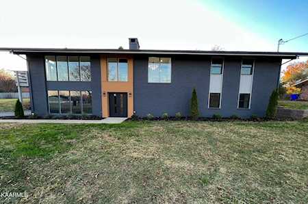 813 N Cedar Bluff Rd Knoxville, TN 37923