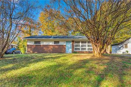 1906 Belcrest Drive Greensboro, NC 27406