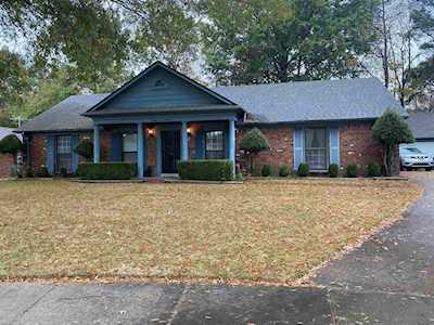 3719 Misty Oak Dr Memphis, TN 38125