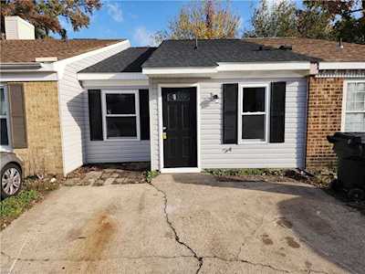 5126 Condor St Virginia Beach, VA 23462