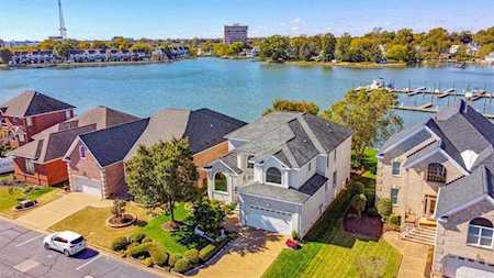 16 Brough Ln Hampton, VA 23669