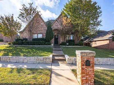 912 Crestview Drive Bedford, TX 76021