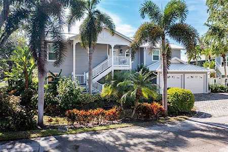 376 S 3rd St #102 Naples, FL 34102