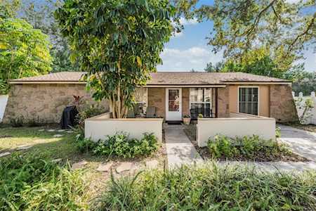 8204 Hornwood PLACE Tampa, FL 33615