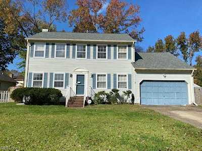 1725 Seaton Dr Virginia Beach, VA 23464