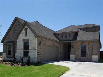5621 Log Cabin Court Midlothian, TX 76065