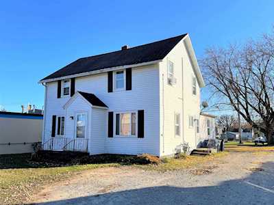 242 W Pulaski St Pulaski, WI 54162