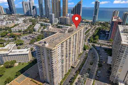 231 S 174 St #M-10 Sunny Isles Beach, FL 33160