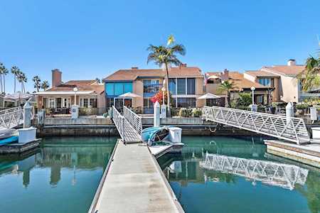 79 Port Of Spain Rd San Diego, CA 92118