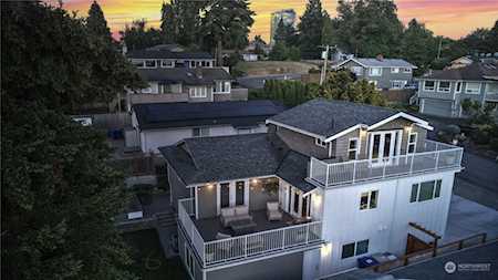1214 N 32nd St Renton, WA 98056
