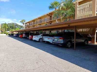 225 Country Club Dr #B121 Largo, FL 33771