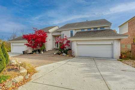 5205 Green West Bloomfield, MI 48323