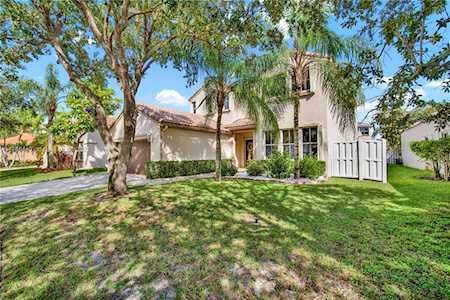 522 Carrington Ln Weston, FL 33326