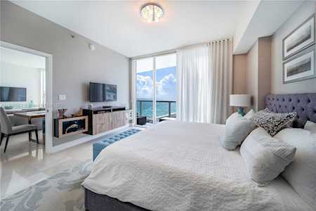 6515 Collins Ave #1406 Miami Beach, FL 33141