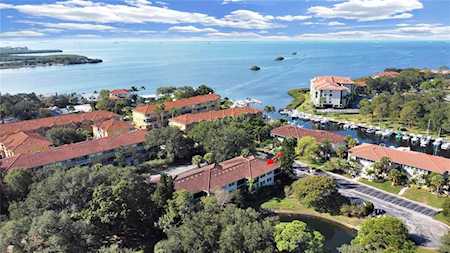 1800 Mariner Dr #11 Tarpon Springs, FL 34689