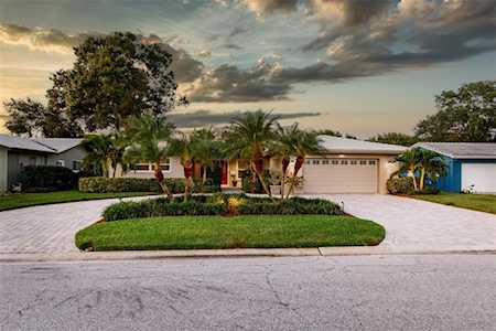 101 98th Ave N St. Petersburg, FL 33702