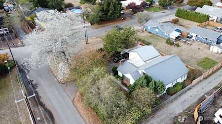 111 W Alaska Way Centralia, WA 98531