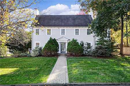 20 Soundview Circle White Plains, NY 10606