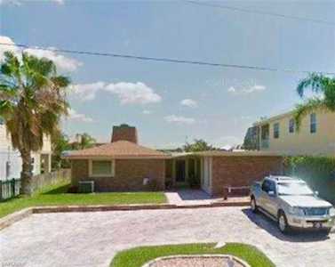 240 Ibis St Fort Myers Beach, FL 33931