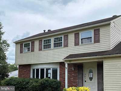 1645 Forest Dr Williamstown, NJ 08094