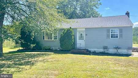 12 Vivian Ln Monroeville, NJ 08343