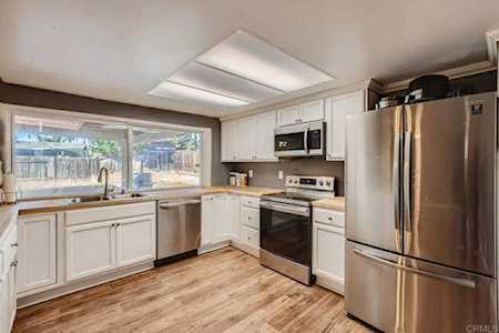1411 Rincon Villa Dr Escondido, CA 92027