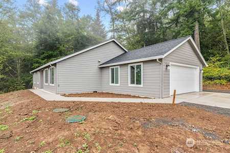 116 Sunny Basin Rd Castle Rock, WA 98611