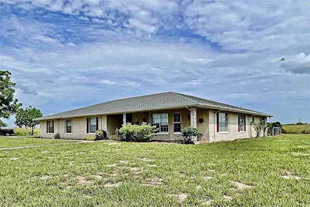 7401 Wisteria Ln Lake Wales, FL 33898