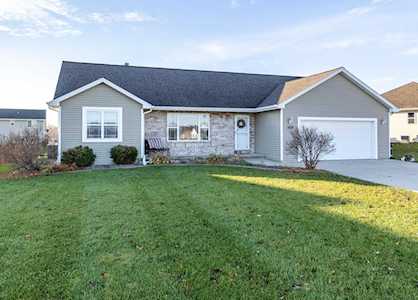 1878 Golden Bell Dr Green Bay, WI 54313
