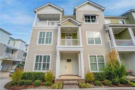 2933 Arctic Ave Virginia Beach, VA 23451