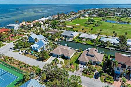 604 North Point Dr Holmes Beach, FL 34217