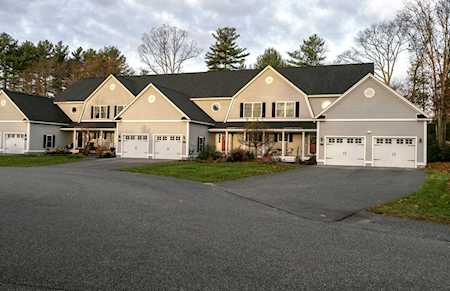 31 Chamberlain Way Kennebunk, ME 04043