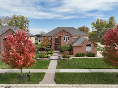 49252 Kilkenny Macomb, MI 48044