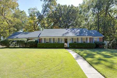 648 Oak Wild Cv Collierville, TN 38017