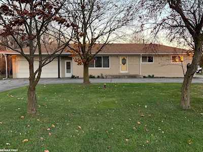 55400 Hayes Macomb Twp, MI 48042