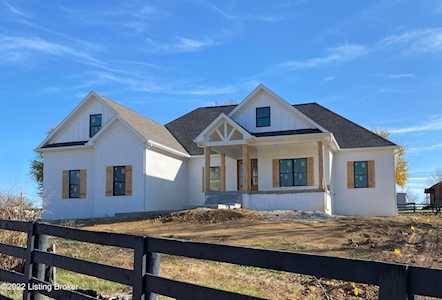 196 Champions Way Simpsonville, KY 40067