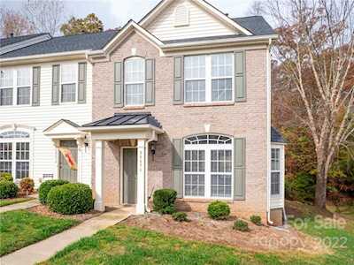 3047 Misty Harbor Circle Cramerton, NC 28032