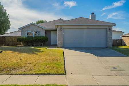 205 Comanche Trail Krum, TX 76249