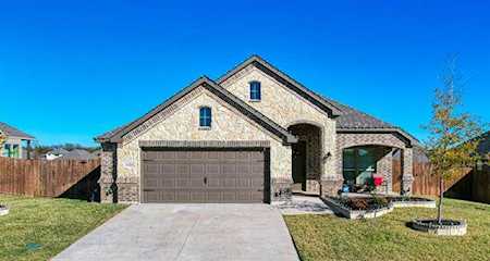 1910 Maplewood Drive Glenn Heights, TX 75154