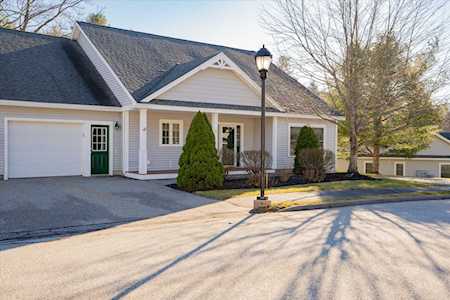 23 York Ledge Dr Cumberland, ME 04110
