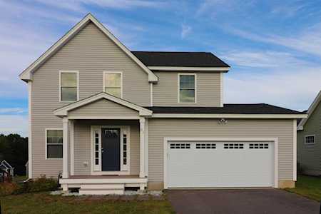 51 Sunningdale Dr Somersworth, NH 03878