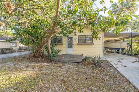 11672 Mckenna Ave Bonita Springs, FL 34135