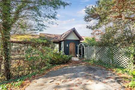44 Whitaker Circle Fairview, NC 28730