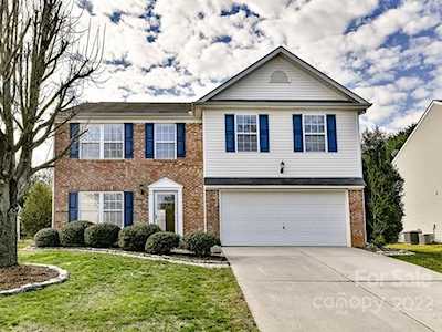 2213 Equestrian Dr Matthews, NC 28105