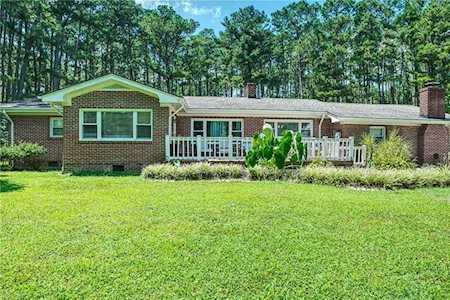 828 Washington Dr Chesapeake, VA 23322