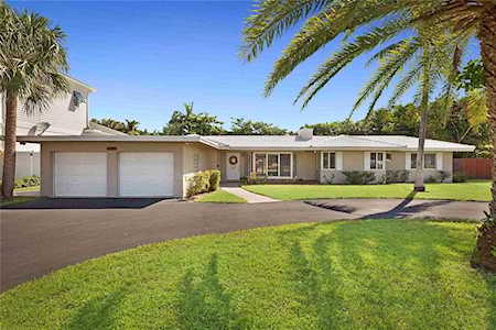 2780 NE 22 Av Lighthouse Point, FL 33064