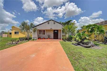 8841 SW 23rd St Miramar, FL 33025