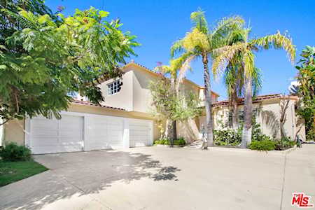 12535 Promontory Rd Los Angeles, CA 90049