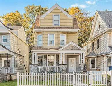 567 Van Cortlandt Park Avenue Yonkers, NY 10705