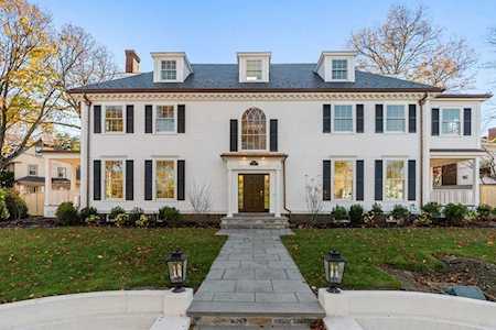 102 Dean Rd Brookline, MA 02445
